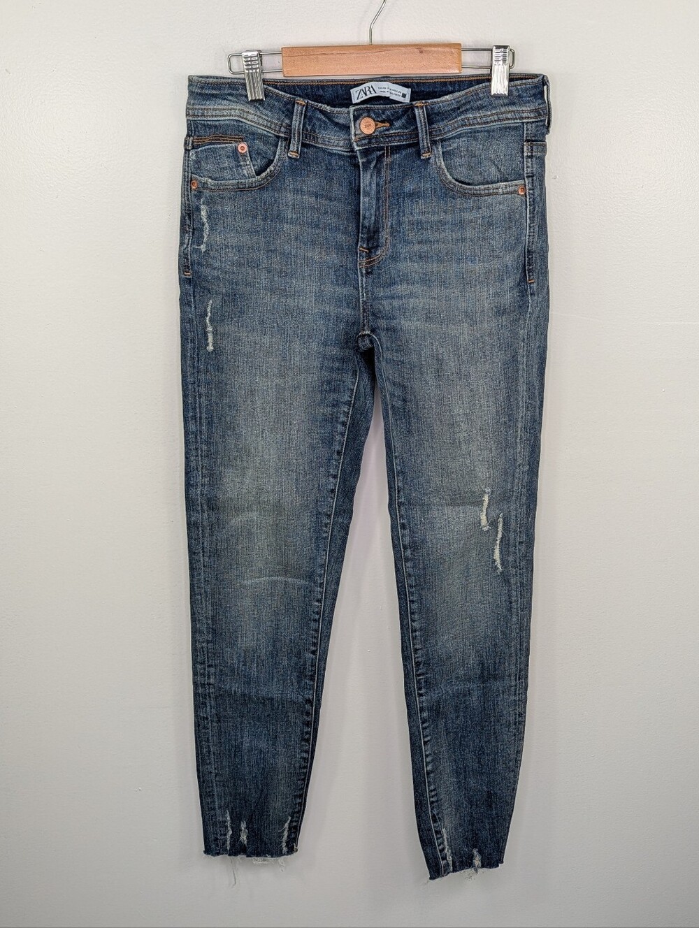 Zara Denim Jeans Womens Size 8 29x26 Pants Distressed Raw Hem Stretch Skinny